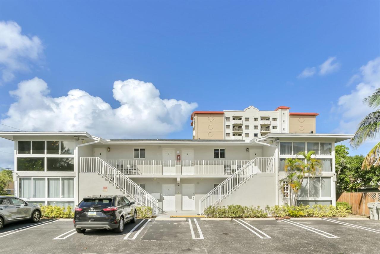 Bright Pompano Beach With Pool Access Eksteriør billede