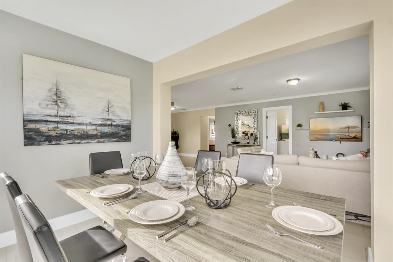 Bright Pompano Beach With Pool Access Eksteriør billede